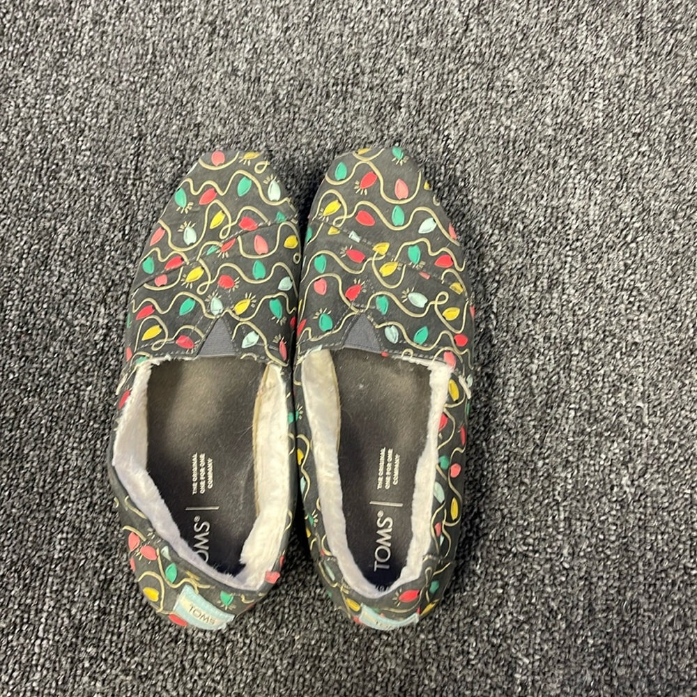 Holiday Toms